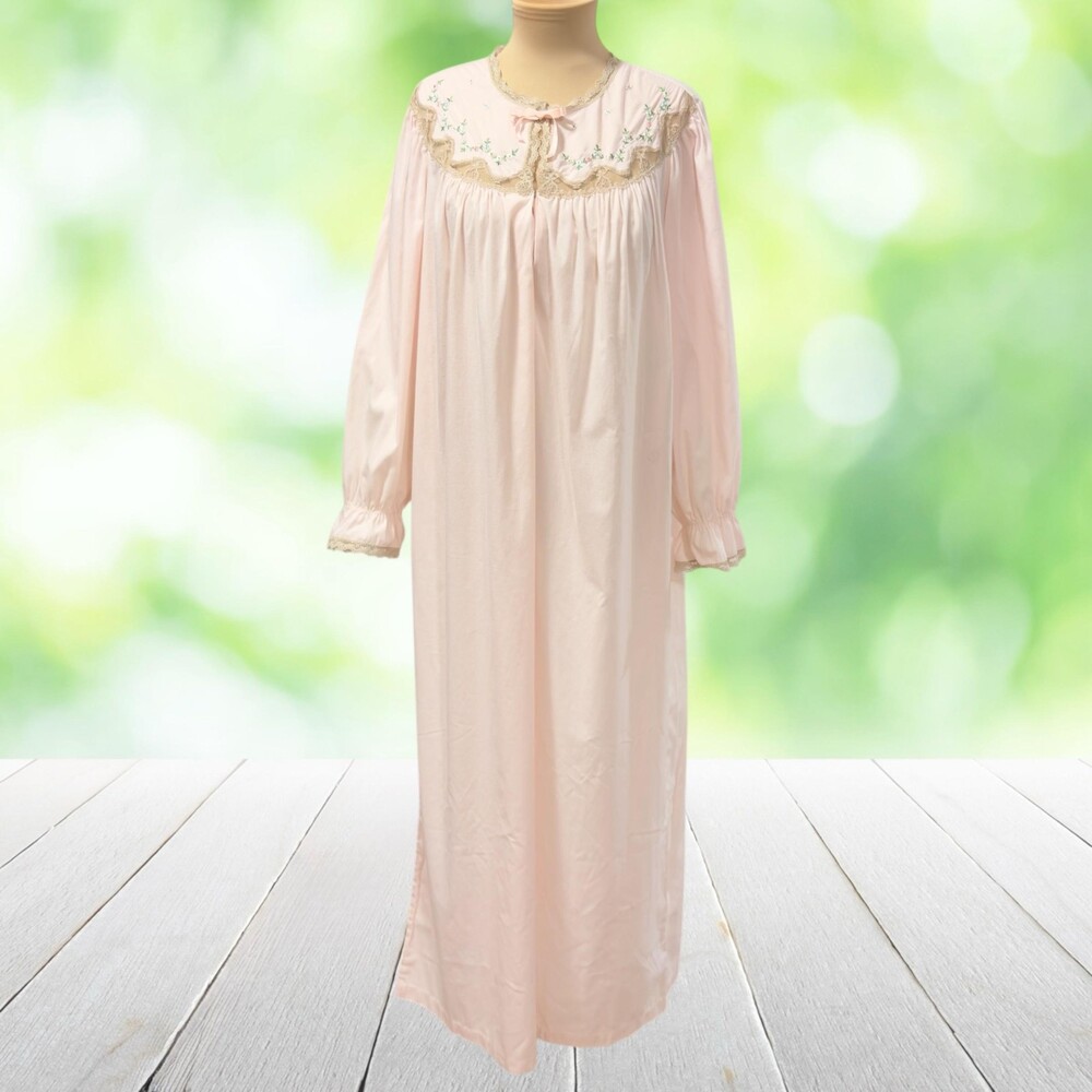 Vintage BARBIZON Nightgown Pink Lace Floral Embroidery Cottagecore USA Size M